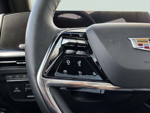 Used 2025 Cadillac Escalade ESV Sport w/ Touring Package image 25