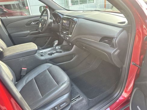 Used 2023 Chevrolet Traverse High Country FWD image 4