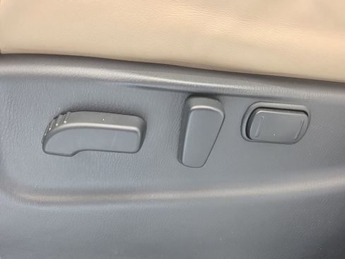 Used 2019 Nissan Armada Platinum w/ Captain's Chairs Package image 33