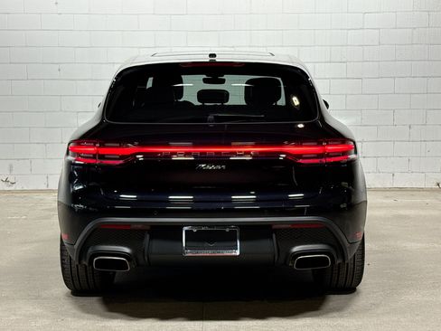 Certified 2026 Porsche Macan AWD/4WD image 8