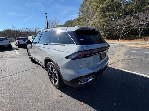 New 2026 Lincoln Nautilus Premier image 5