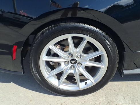 Used 2025 Ford Mustang GT Premium RWD image 13