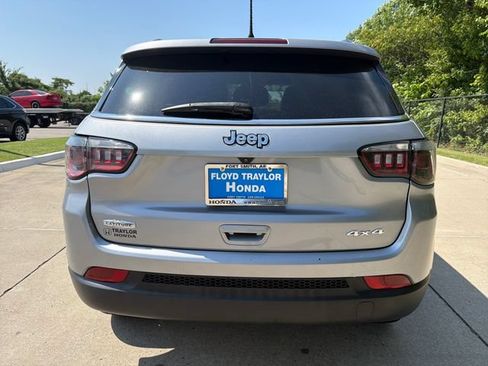 Used 2024 Jeep Compass Latitude AWD/4WD image 7