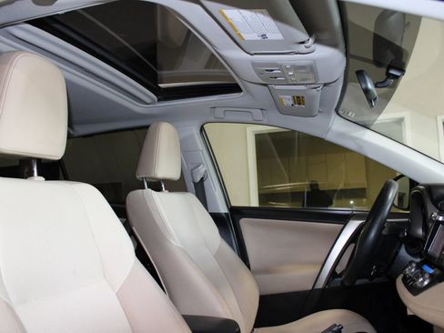 Used 2015 Toyota RAV4 XLE FWD image 29