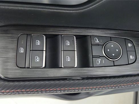 Used 2025 Nissan Kicks SR AWD/4WD image 17