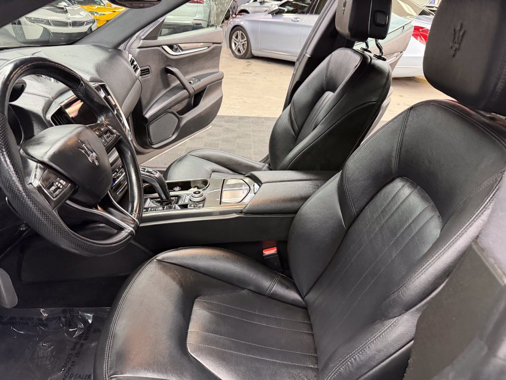Used 2021 Maserati Ghibli RWD image 33