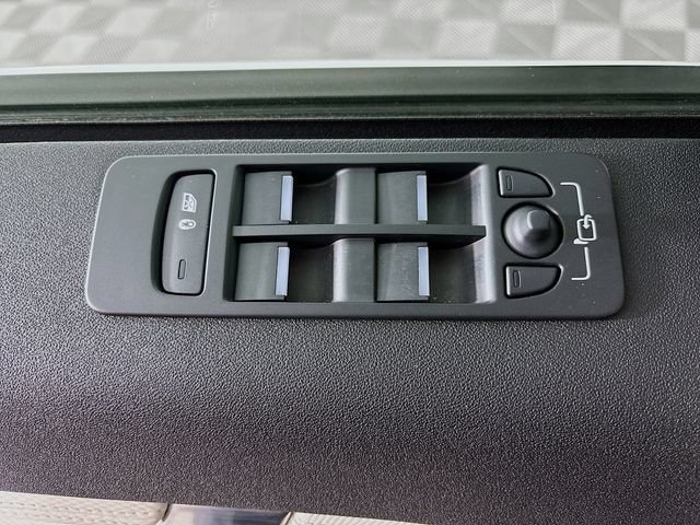 Used 2020 Land Rover Discovery Sport S R-Dynamic AWD/4WD image 19