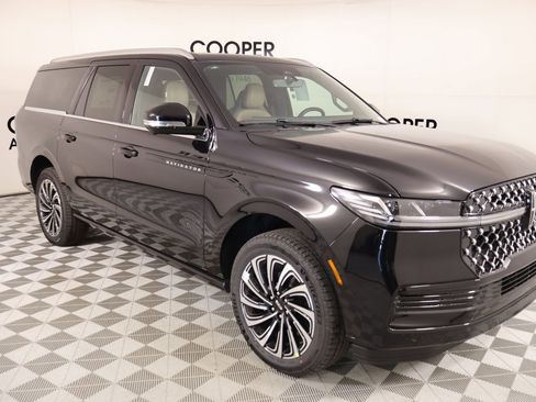 New 2026 Lincoln Navigator L Black Label AWD/4WD image 1