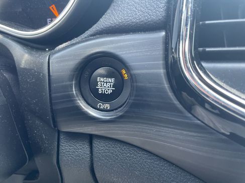 Used 2020 Jeep Grand Cherokee Altitude image 20