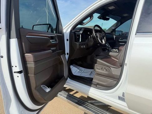 Used 2024 GMC Sierra 1500 Denali w/ Denali Reserve Package AWD/4WD image 11