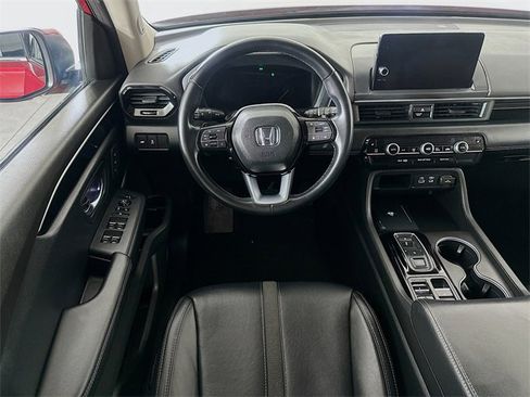 Certified 2023 Honda Pilot Touring image 3