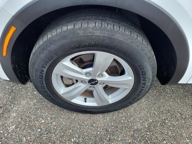 Used 2023 Kia Sorento LX FWD image 6