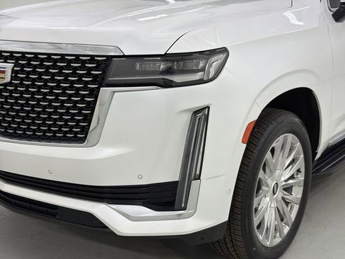Used 2024 Cadillac Escalade ESV Premium Luxury w/ LPO, Floor Liner Package AWD/4WD image 15