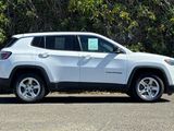 Used 2024 Jeep Compass Latitude image 3