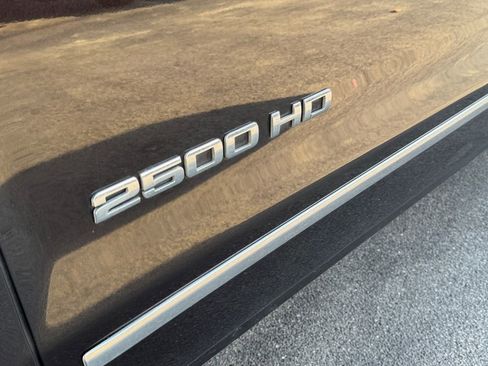 Used 2019 GMC Sierra 2500 SLT w/ Duramax Plus Package AWD/4WD image 13