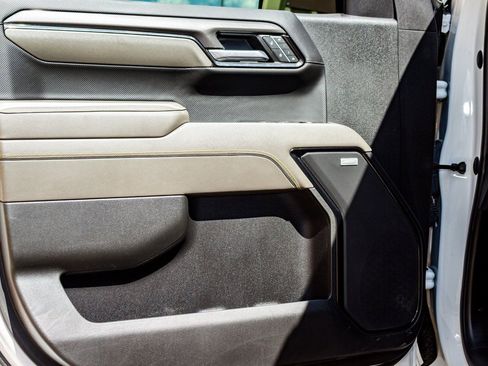 Used 2022 Chevrolet Silverado 1500 ZR2 w/ Technology Package image 25