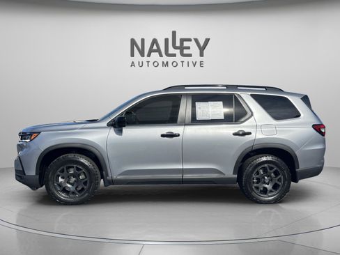 Certified 2025 Honda Pilot TrailSport image 2
