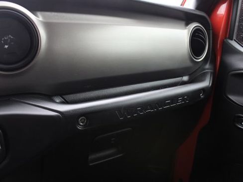 Used 2018 Jeep Wrangler Unlimited Sport S AWD/4WD image 19