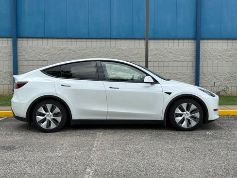 Used 2021 Tesla Model Y Long Range AWD/4WD image 4
