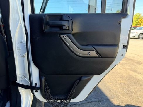 Used 2013 Jeep Wrangler Unlimited Sport image 29