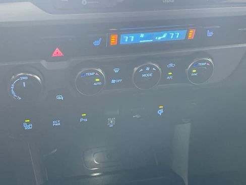 Used 2020 Toyota Tacoma TRD Off-Road w/ TRD Premium Off Road Package image 19