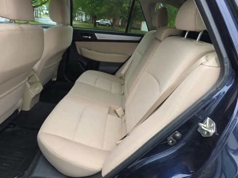 Used 2018 Subaru Outback 2.5i Premium AWD/4WD image 24