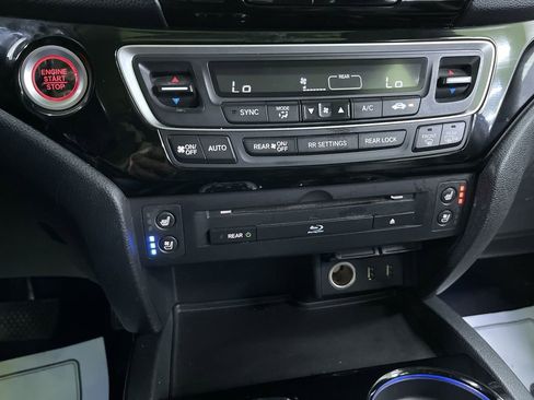 Used 2017 Honda Pilot Elite image 24