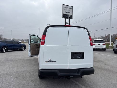 New 2025 Chevrolet Express 2500 image 17