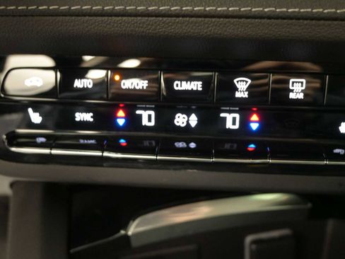 Certified 2022 Buick Envision Preferred AWD/4WD image 16