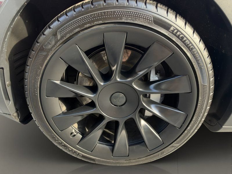 Used 2021 Tesla Model Y Long Range AWD/4WD image 24