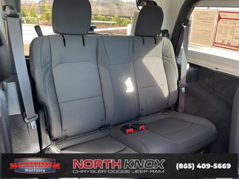 Used 2021 Jeep Wrangler Sport S image 19