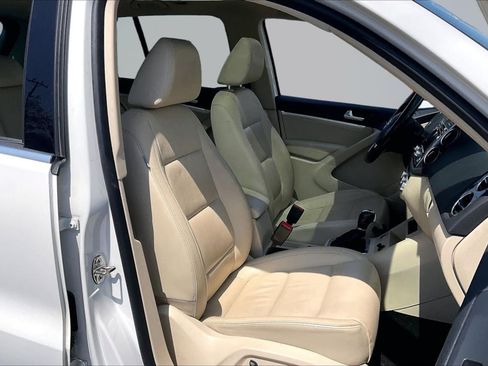 Used 2013 Volkswagen Tiguan SE FWD image 7