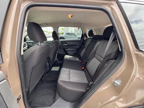 Certified 2025 Nissan Rogue SV FWD image 12