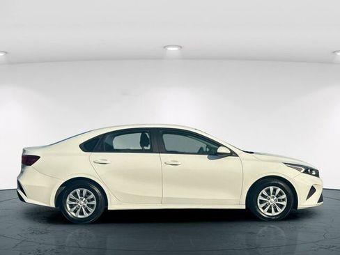 Used 2022 Kia Forte Sedan image 8