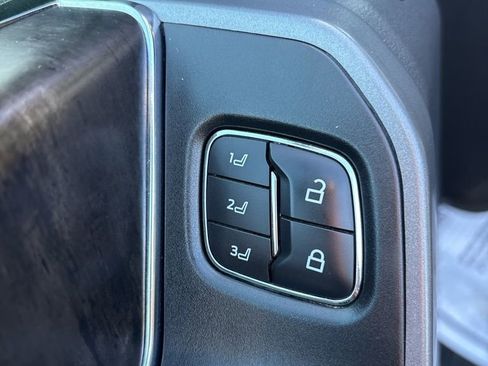 Used 2024 Ford F250 Lariat w/ Sport Appearance Package image 19