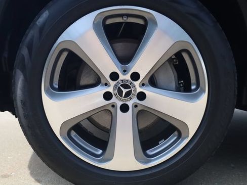 Used 2022 Mercedes-Benz GLC 300 4MATIC w/ Driver Assistance Package image 8