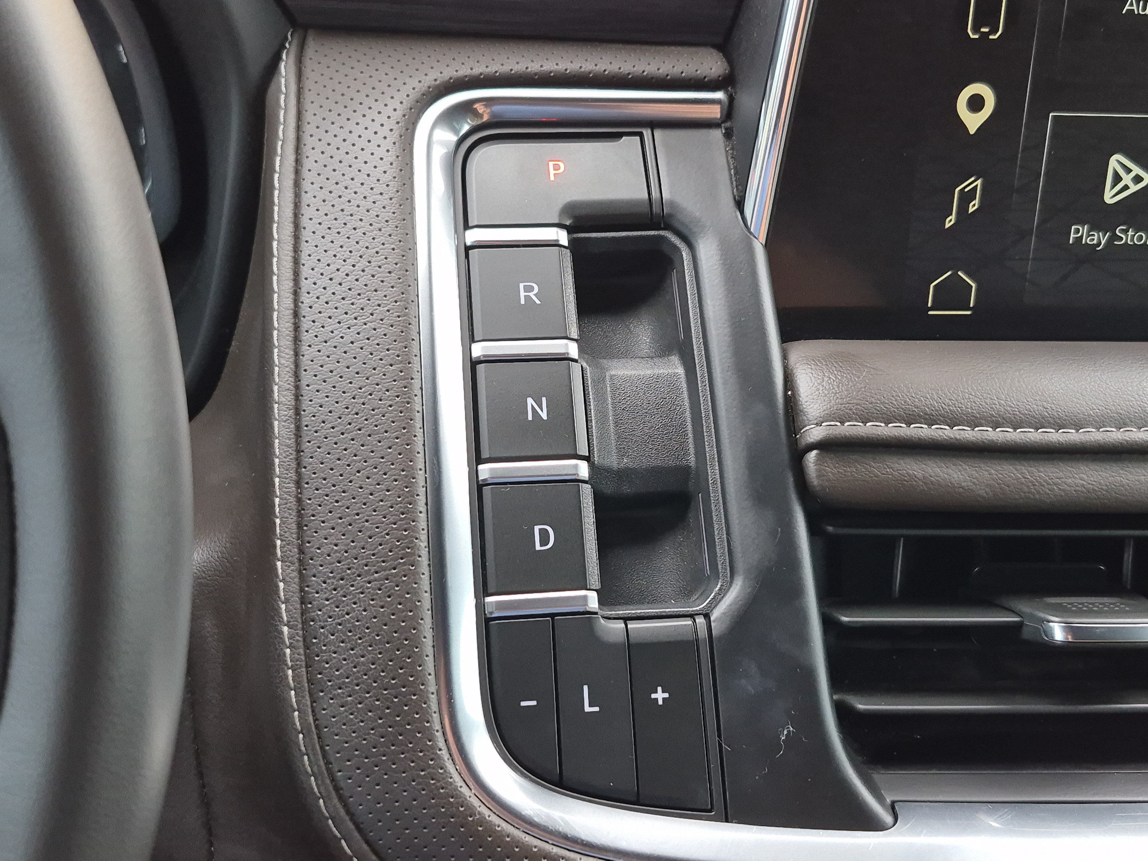 Used 2024 GMC Yukon SLT RWD image 28