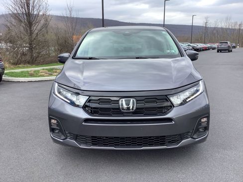 New 2026 Honda Odyssey Touring image 9