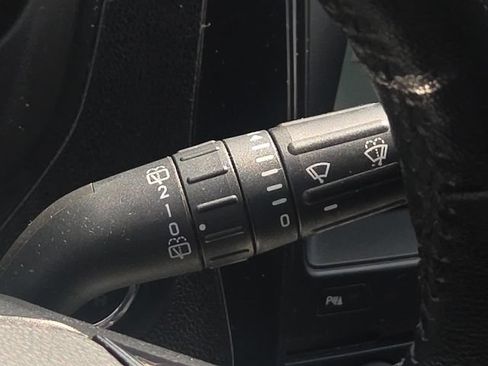 Used 2018 Ford Explorer XLT w/ Equipment Group 202A AWD/4WD image 44