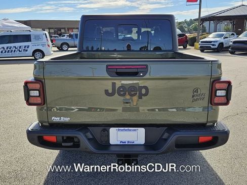 New 2025 Jeep Gladiator Sport image 10