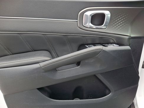 Used 2023 Kia Sorento SX image 12