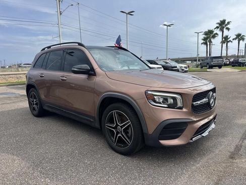 Used 2022 Mercedes-Benz GLB 250 image 3