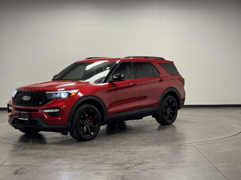 Used 2023 Ford Explorer ST w/ Equipment Group 401A image 4