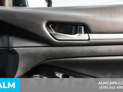Used 2025 Nissan Altima 2.5 SR FWD image 49