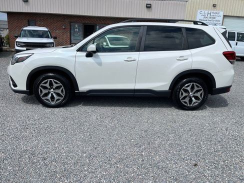 Used 2023 Subaru Forester Premium AWD/4WD image 10