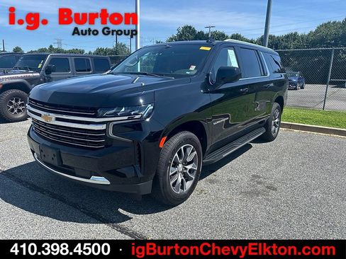 Used 2021 Chevrolet Suburban LT w/ Rear Media and Nav Package AWD/4WD image 3