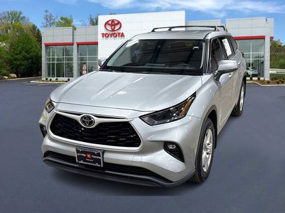 Used 2021 Toyota Highlander LE