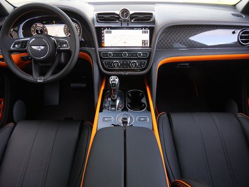 New 2025 Bentley Bentayga image 4