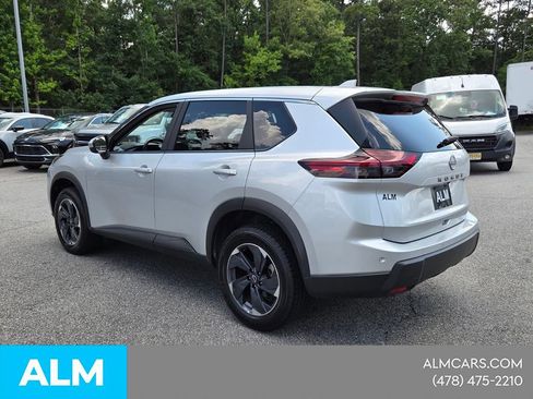 Used 2025 Nissan Rogue SV FWD image 11