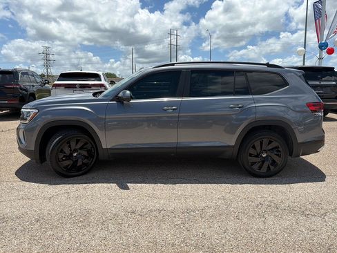 Used 2024 Volkswagen Atlas SE FWD image 6